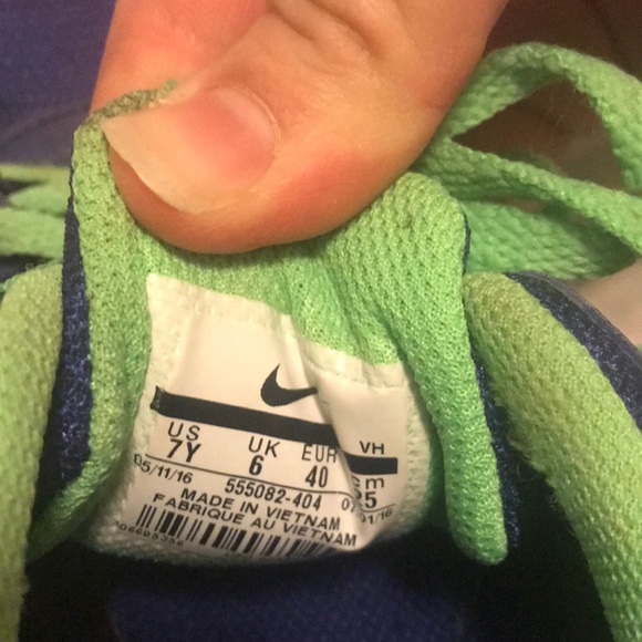 Youth Nike’s - Picture 3 of 3